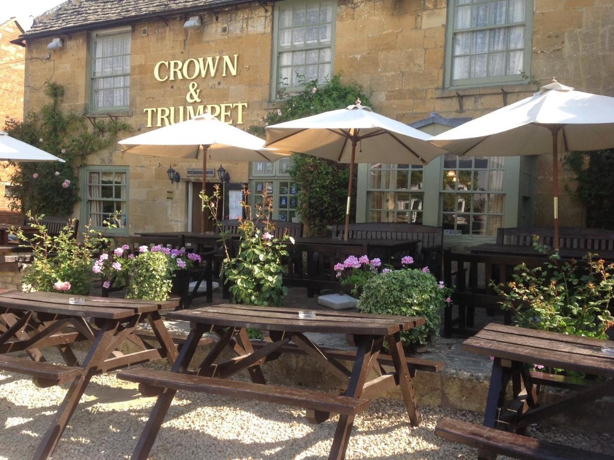 Crown And Trumpet Inn Бродуей Екстериор снимка